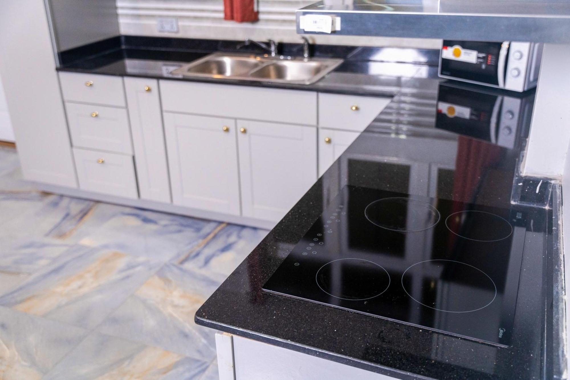 Adonai Luxe Apartment Tema Luaran gambar