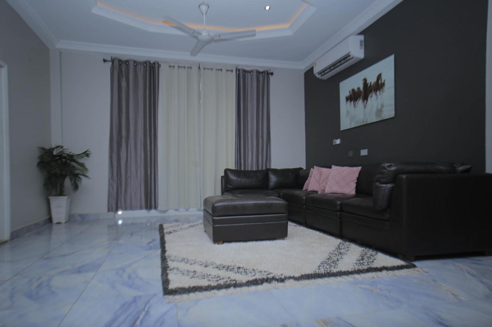 Adonai Luxe Apartment Tema Luaran gambar