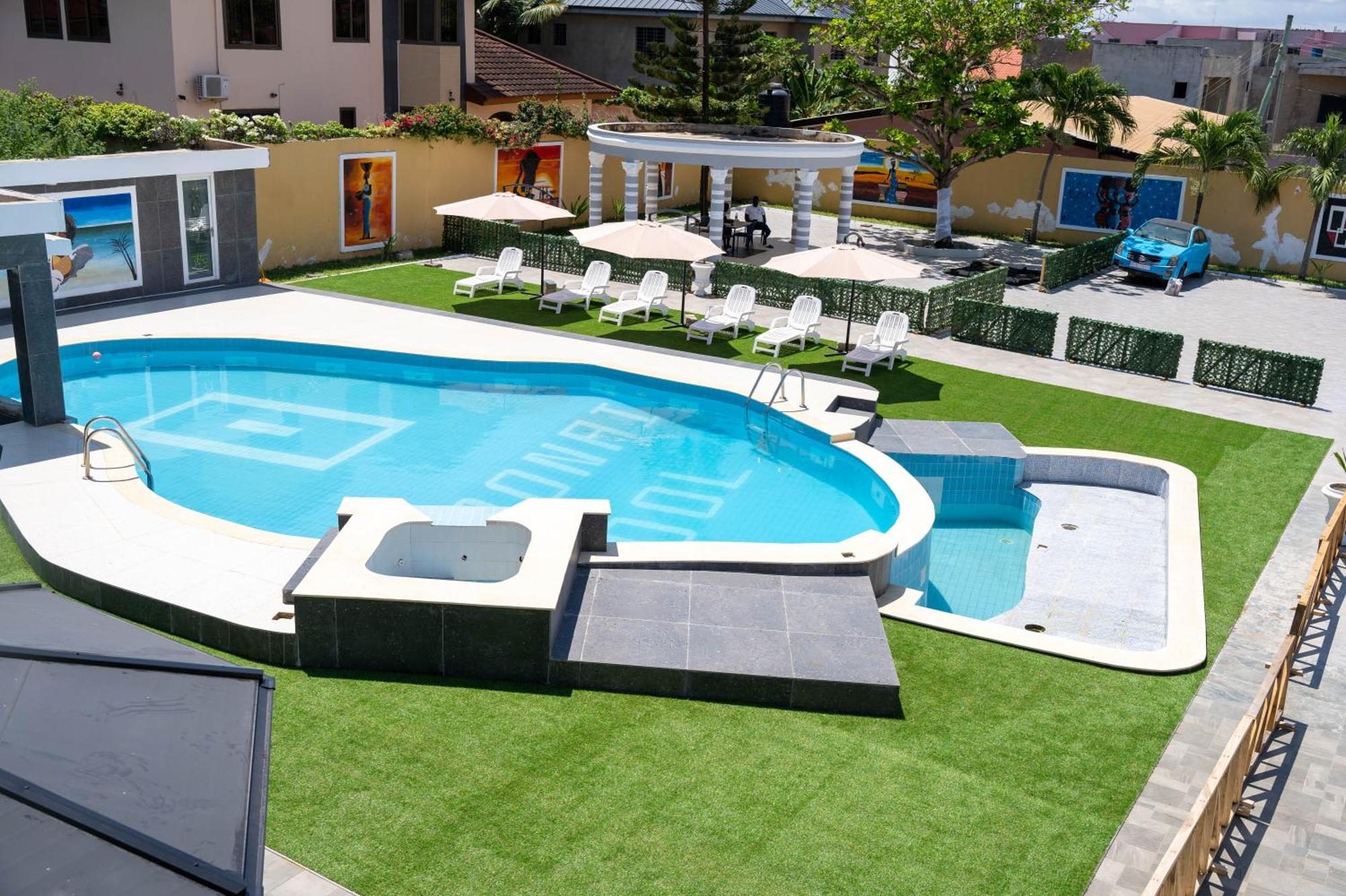 Adonai Luxe Apartment Tema Luaran gambar