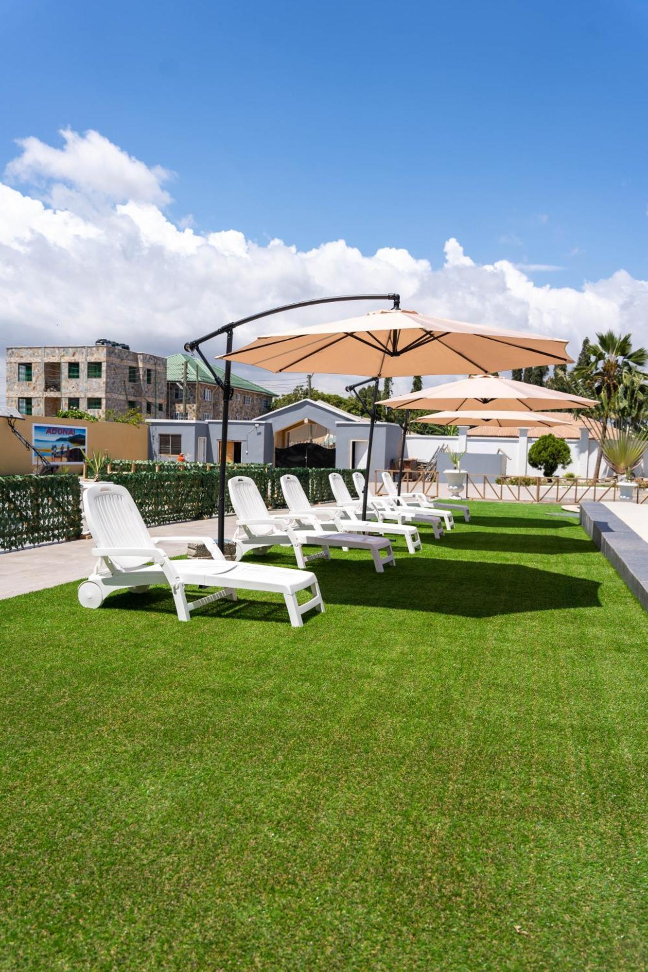 Adonai Luxe Apartment Tema Luaran gambar
